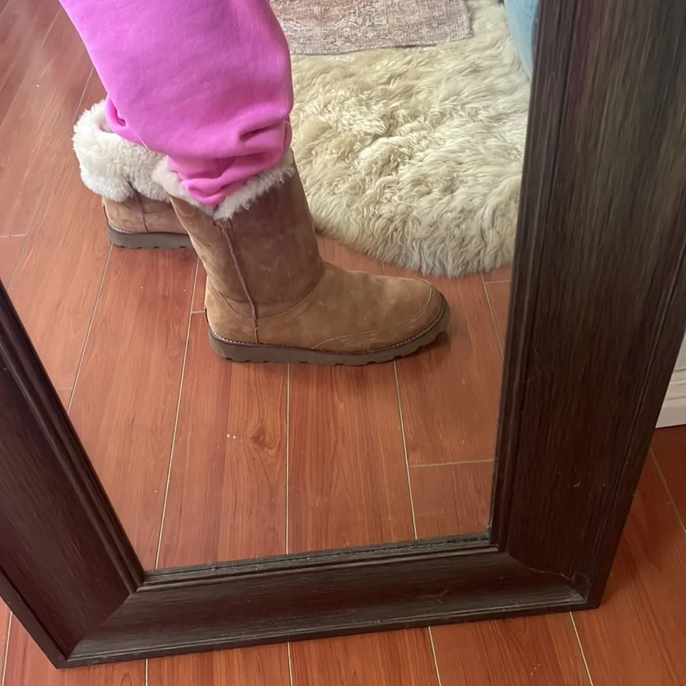 RARE Limited Edition UGGS - Picture 5 of 6